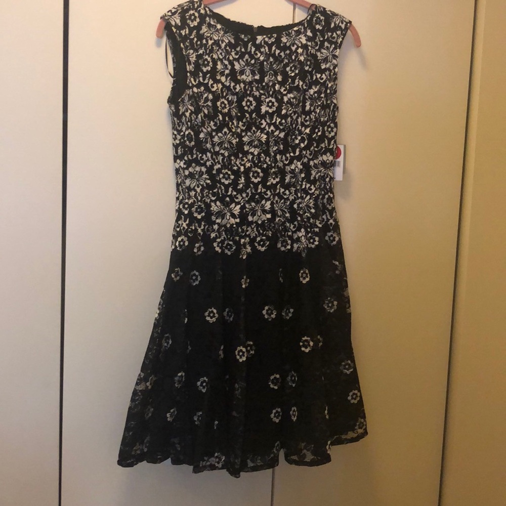 Danny & Nicole Sleeveless Party Dress Sz 4 NWT